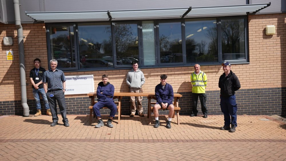 Learners with Unison Bench