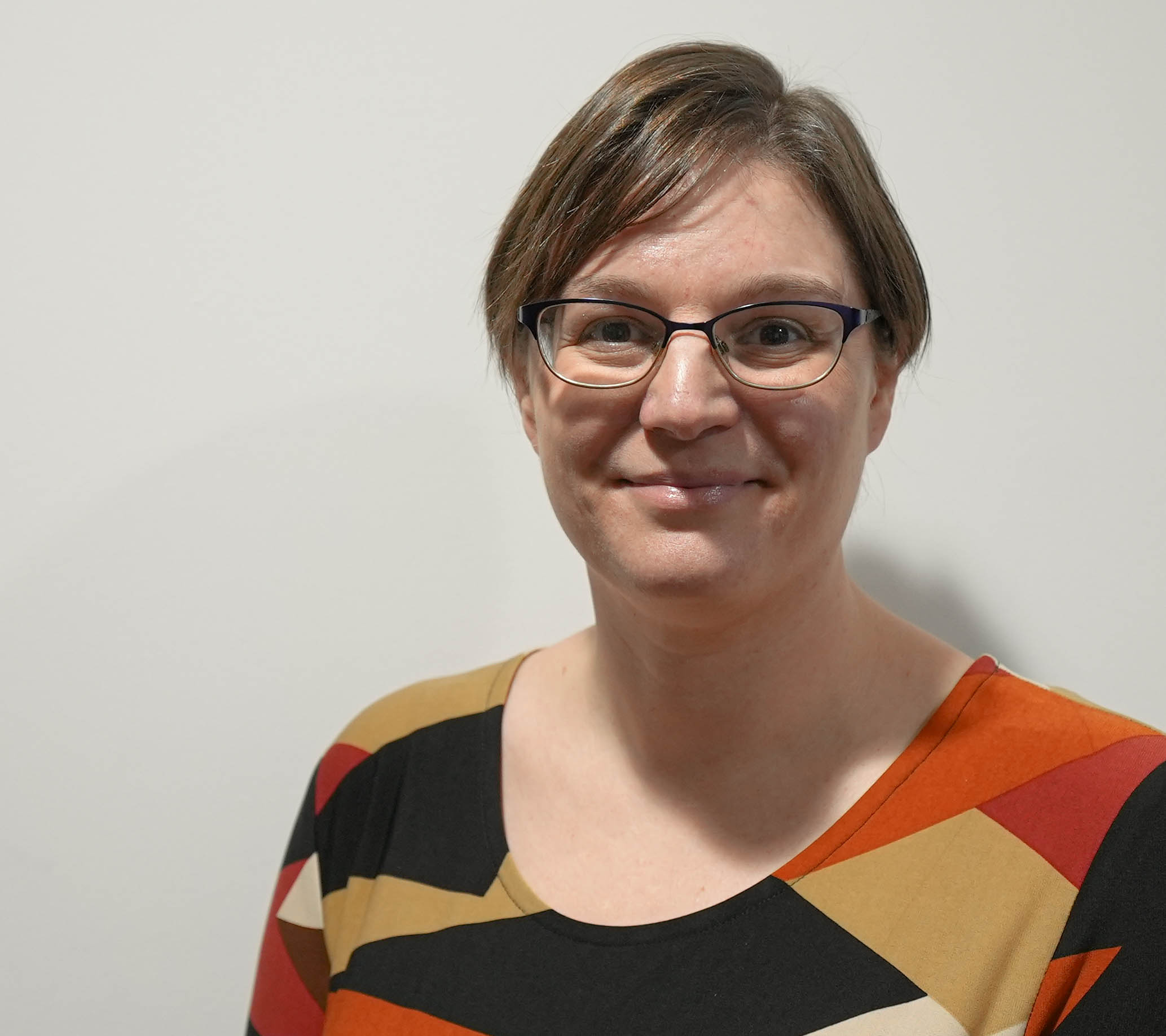 Headshot of Louise Wilkinson.