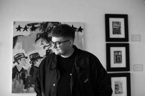 Black and white portait of Caitlin